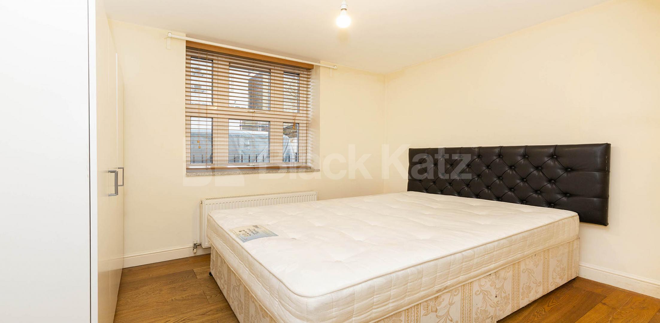 Modern two double bedrrom flat in a private gated development close to shops. Hornsey High Street, Hornsey
